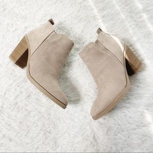 Universal Thread Women’s Avalyn Booties Size 8